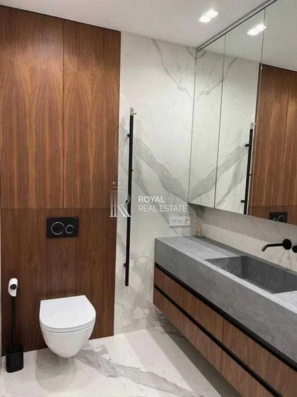 Продаж 2-кімнатної квартири 56 м², Предславинська вул., 53