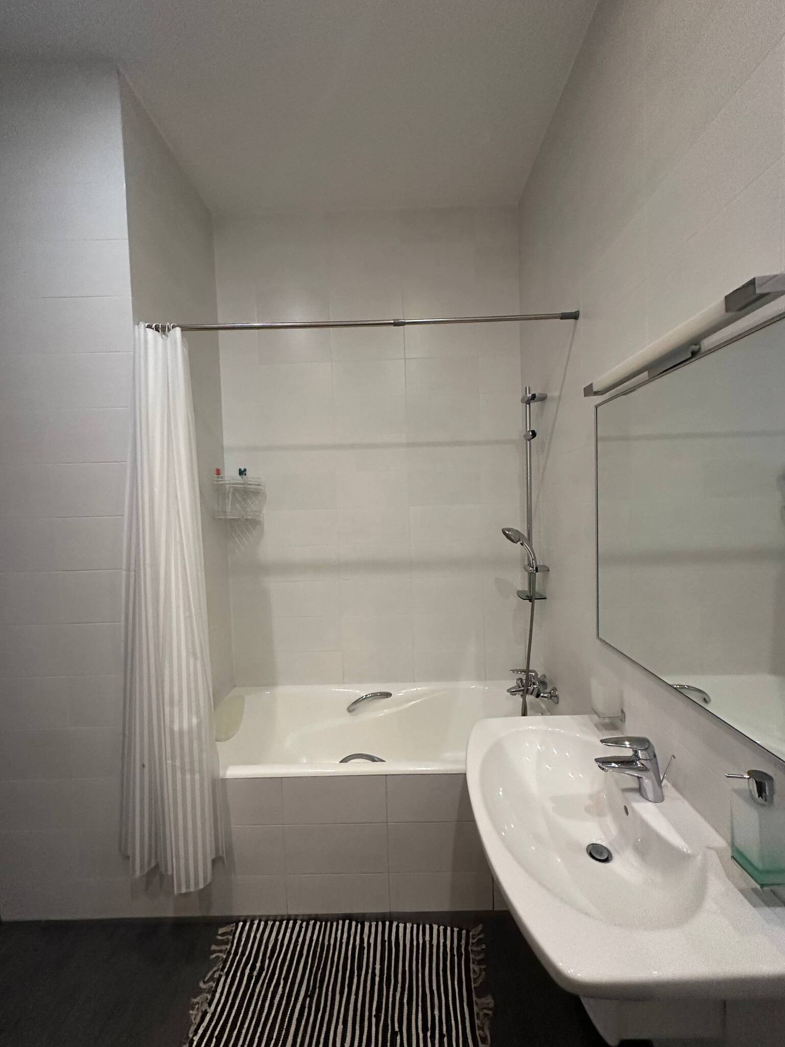 Аренда 3-комнатной квартиры 130 м², Василия Жуковского ул., 21А