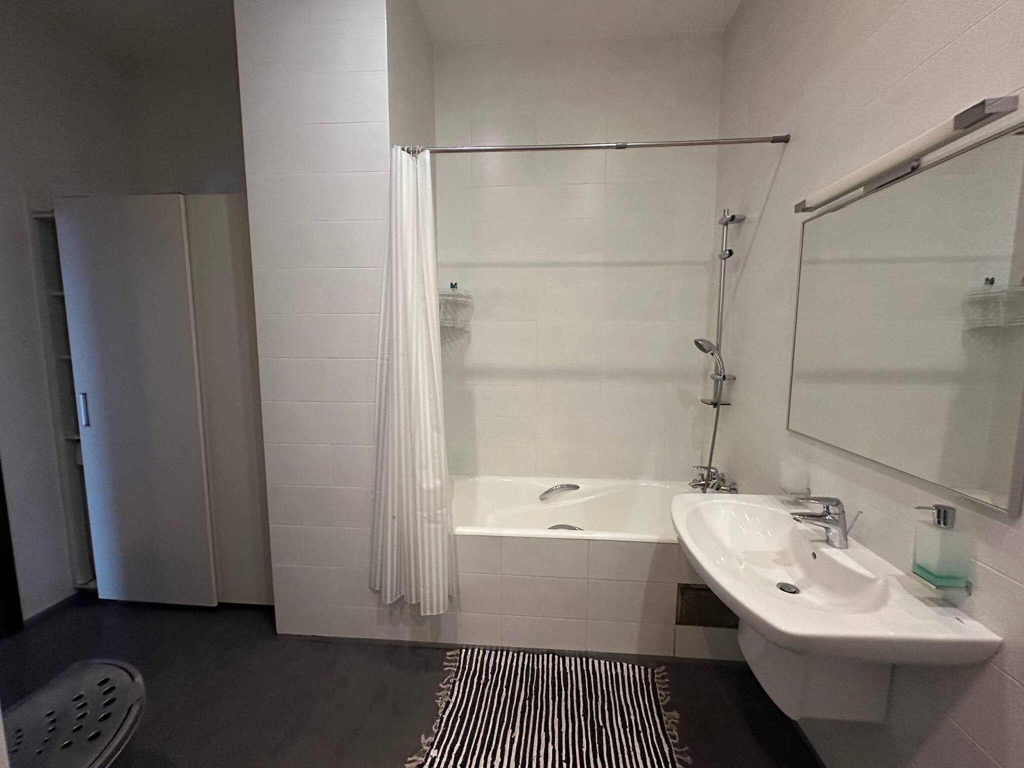 Аренда 3-комнатной квартиры 130 м², Василия Жуковского ул., 21А