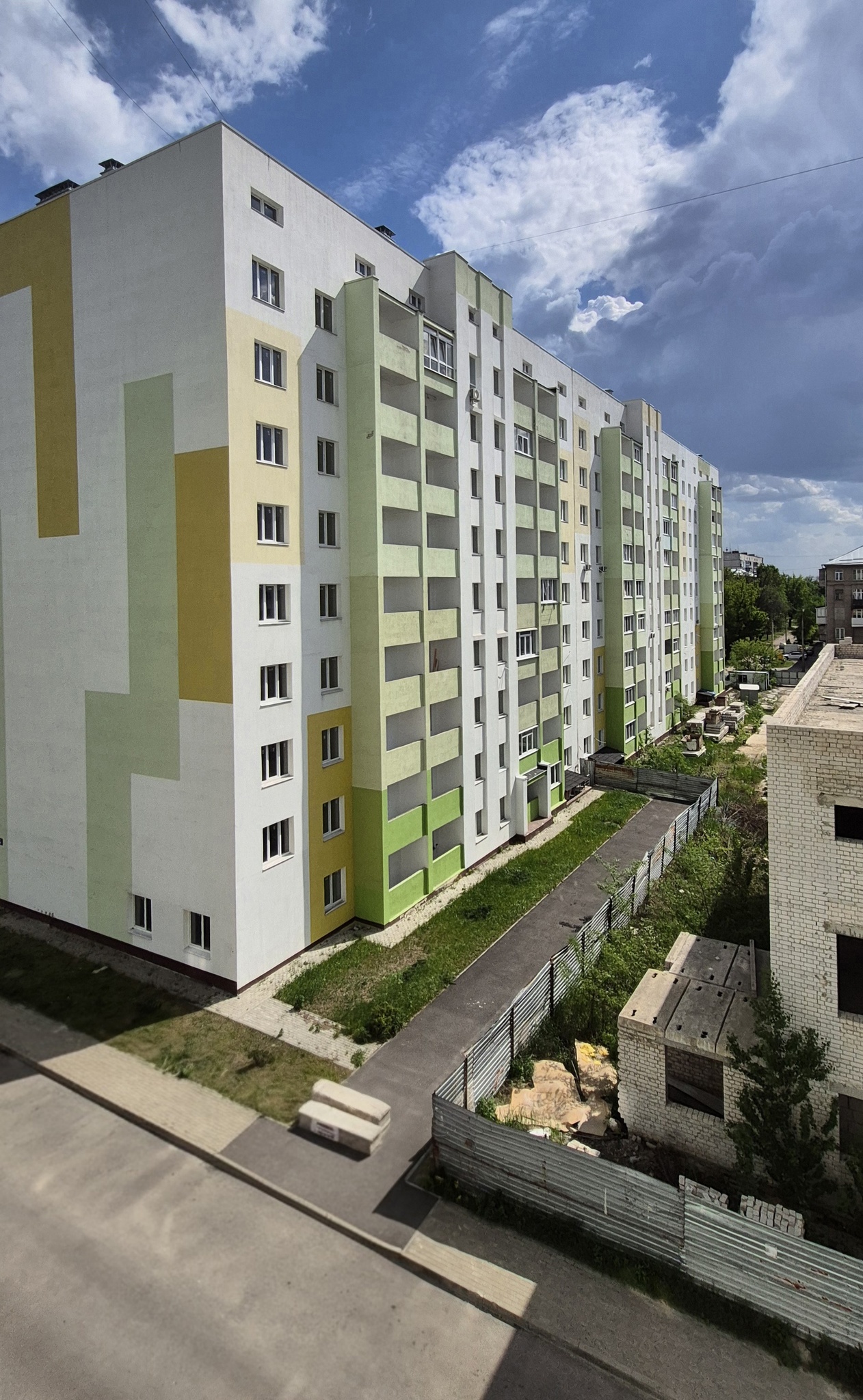 Продаж 2-кімнатної квартири 73 м², Героїв Харькова просп., 270В