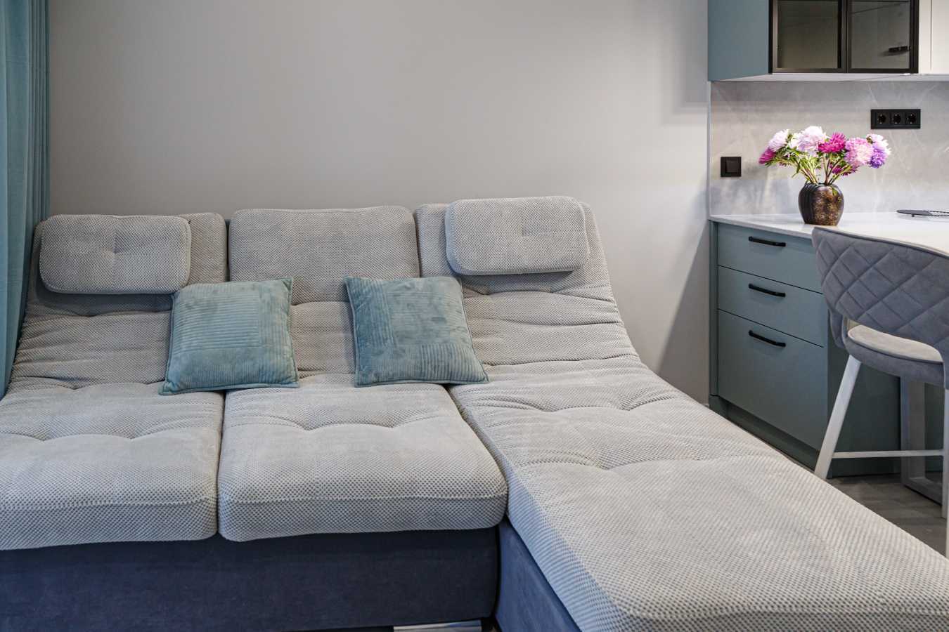 Оренда 1-кімнатної квартири 43.8 м², Салютна вул., 2