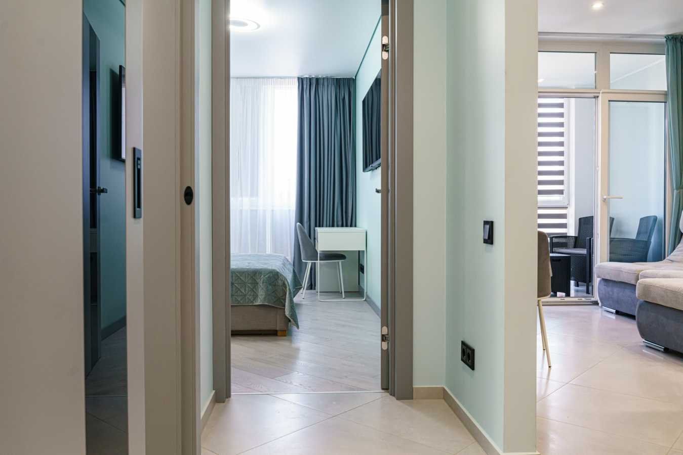 Оренда 1-кімнатної квартири 43.8 м², Салютна вул., 2