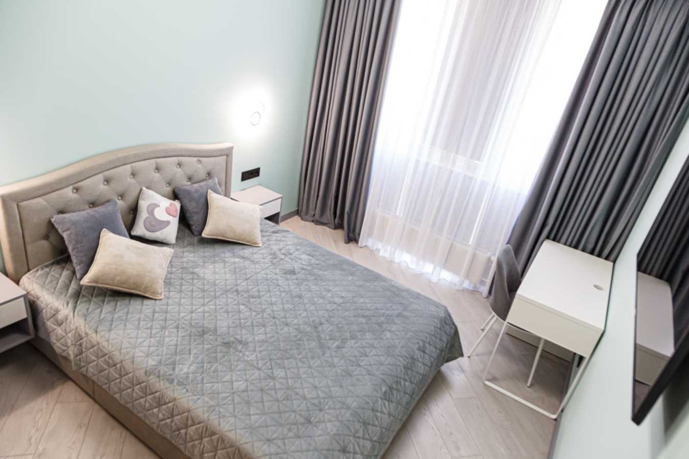 Оренда 1-кімнатної квартири 43.8 м², Салютна вул., 2