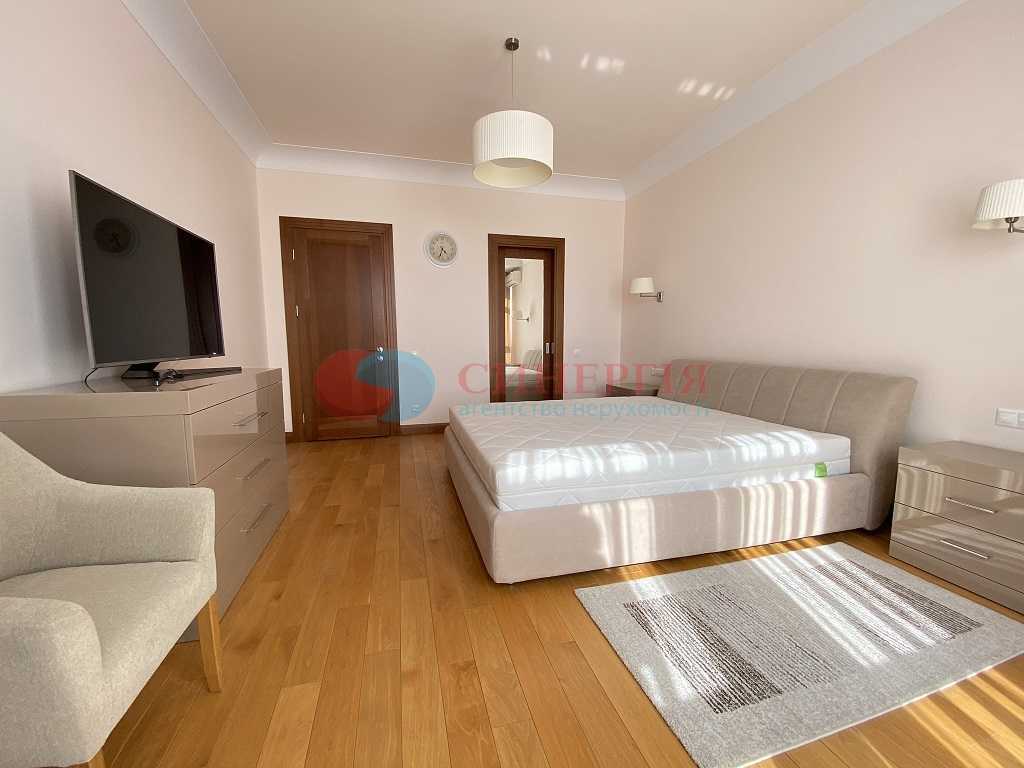 Оренда 3-кімнатної квартири 160 м², Кловський узвіз, 7А
