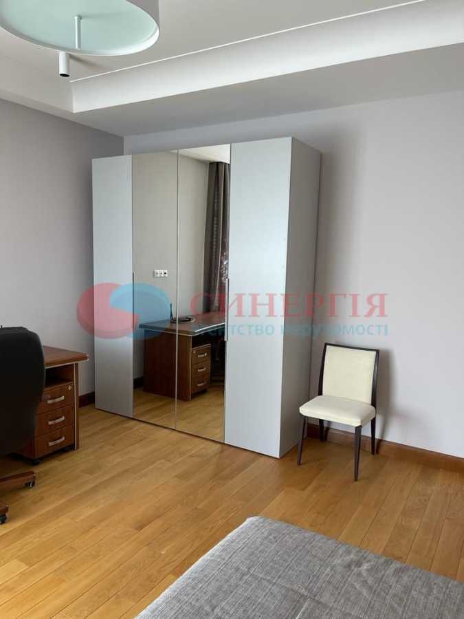 Оренда 3-кімнатної квартири 160 м², Кловський узвіз, 7А