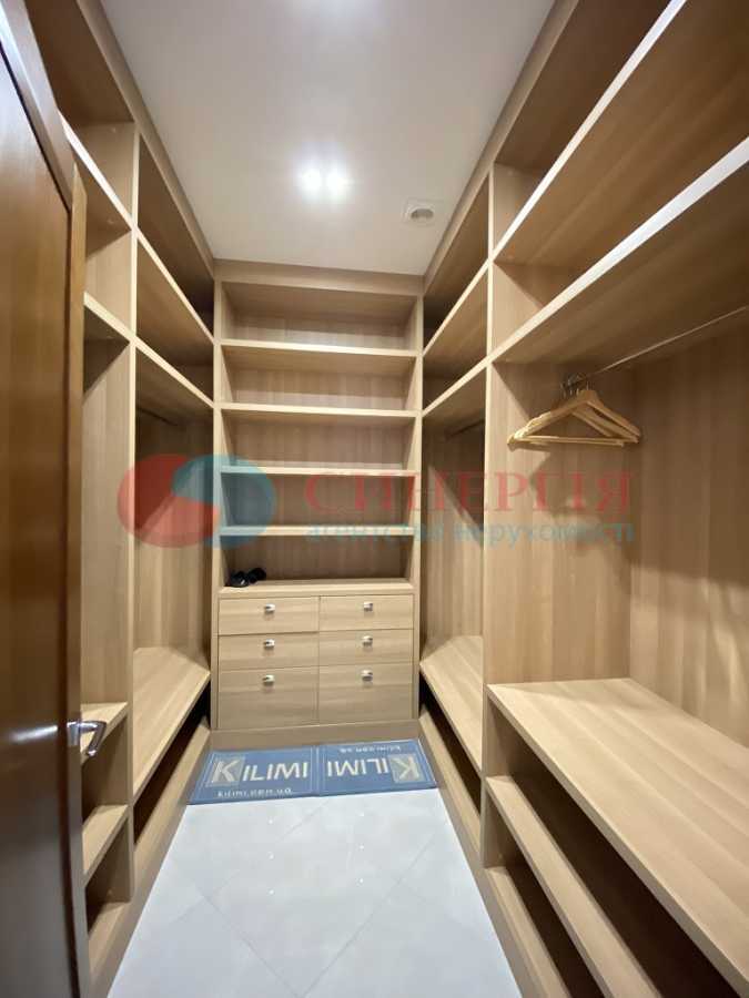 Оренда 3-кімнатної квартири 160 м², Кловський узвіз, 7А
