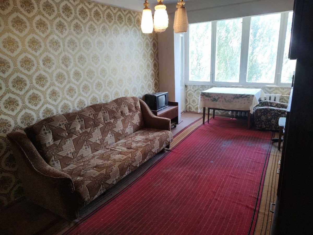 Продаж 3-кімнатної квартири 65 м², Дежнева, 5
