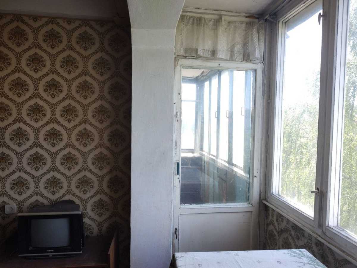 Продаж 3-кімнатної квартири 65 м², Дежнева, 5