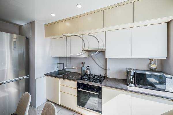 Продажа 3-комнатной квартиры 68 м², Щусева ул., 34/1