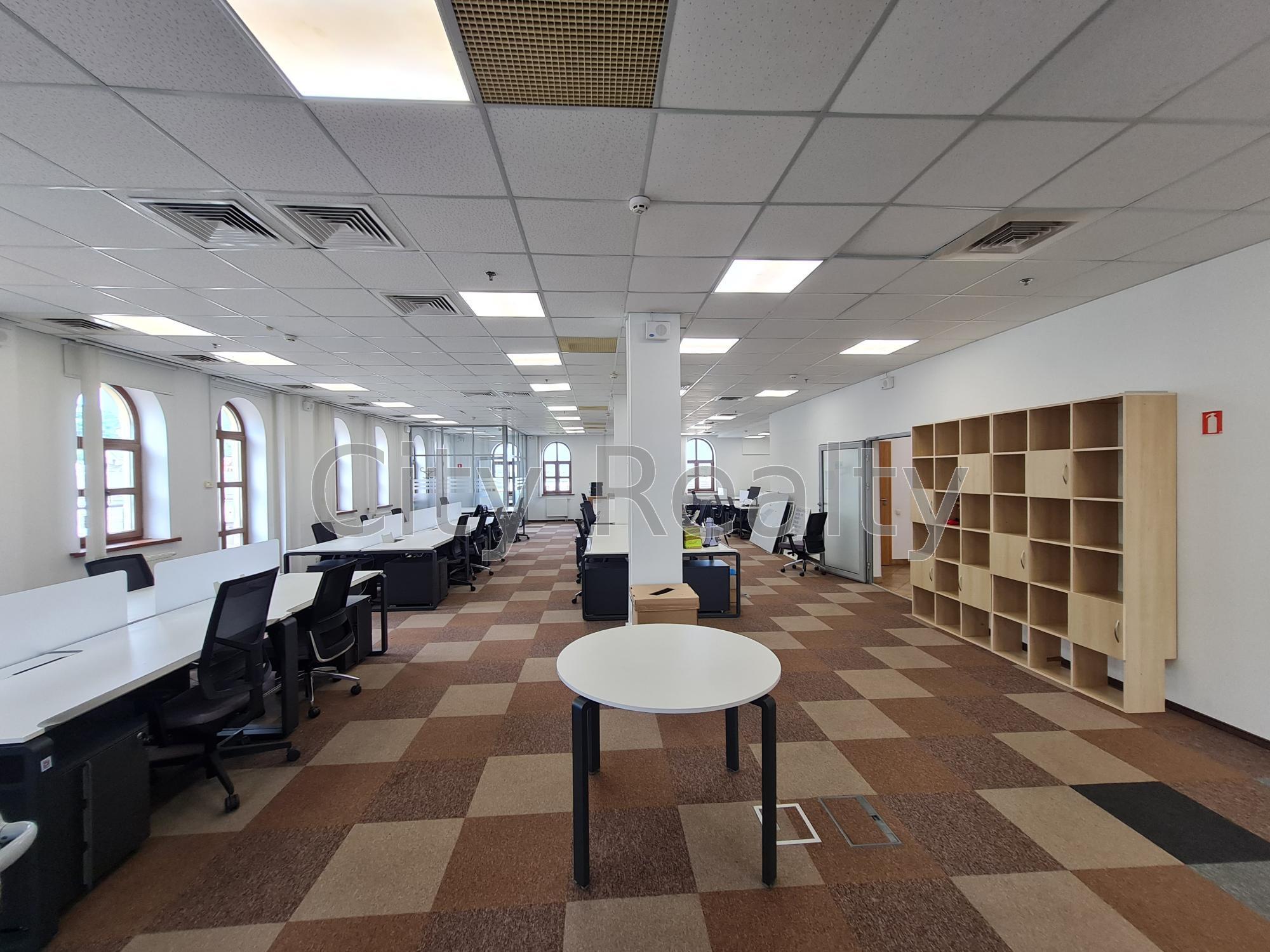 Оренда офісу 521.5 м², Петра Сагайдачного вул., 33