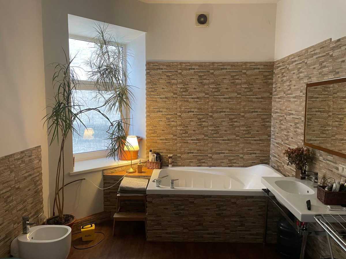 Продажа 2-комнатной квартиры 90 м², Ярославская ул., 10