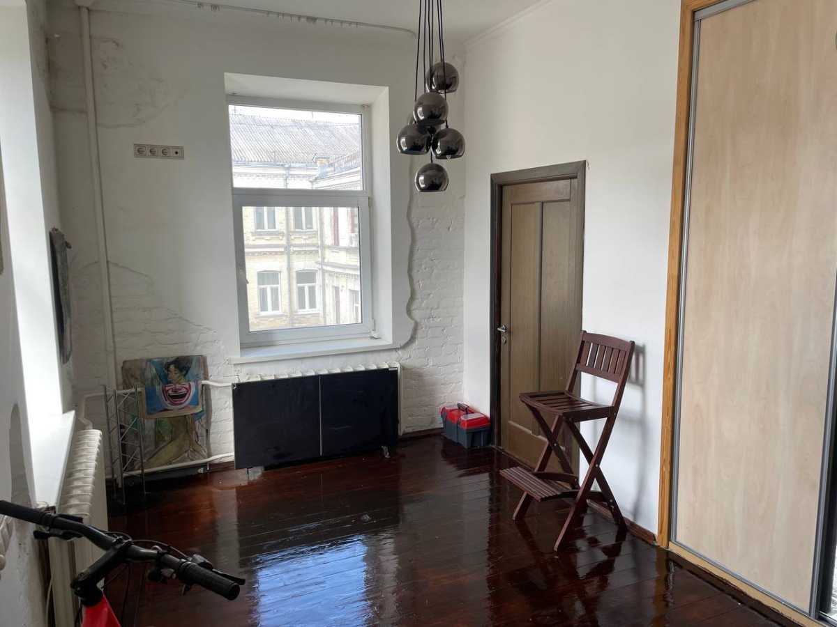 Продажа 2-комнатной квартиры 90 м², Ярославская ул., 10