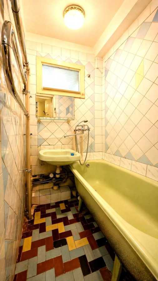 Продаж 2-кімнатної квартири 45.9 м², Маршала Малиновського вул., 11Б