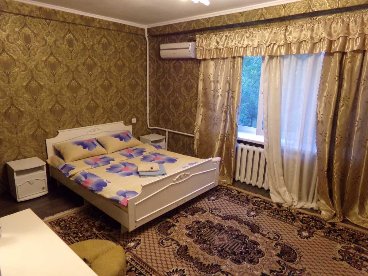 4-комнатная квартира посуточно 90 м², Леси Украинки бул., 9