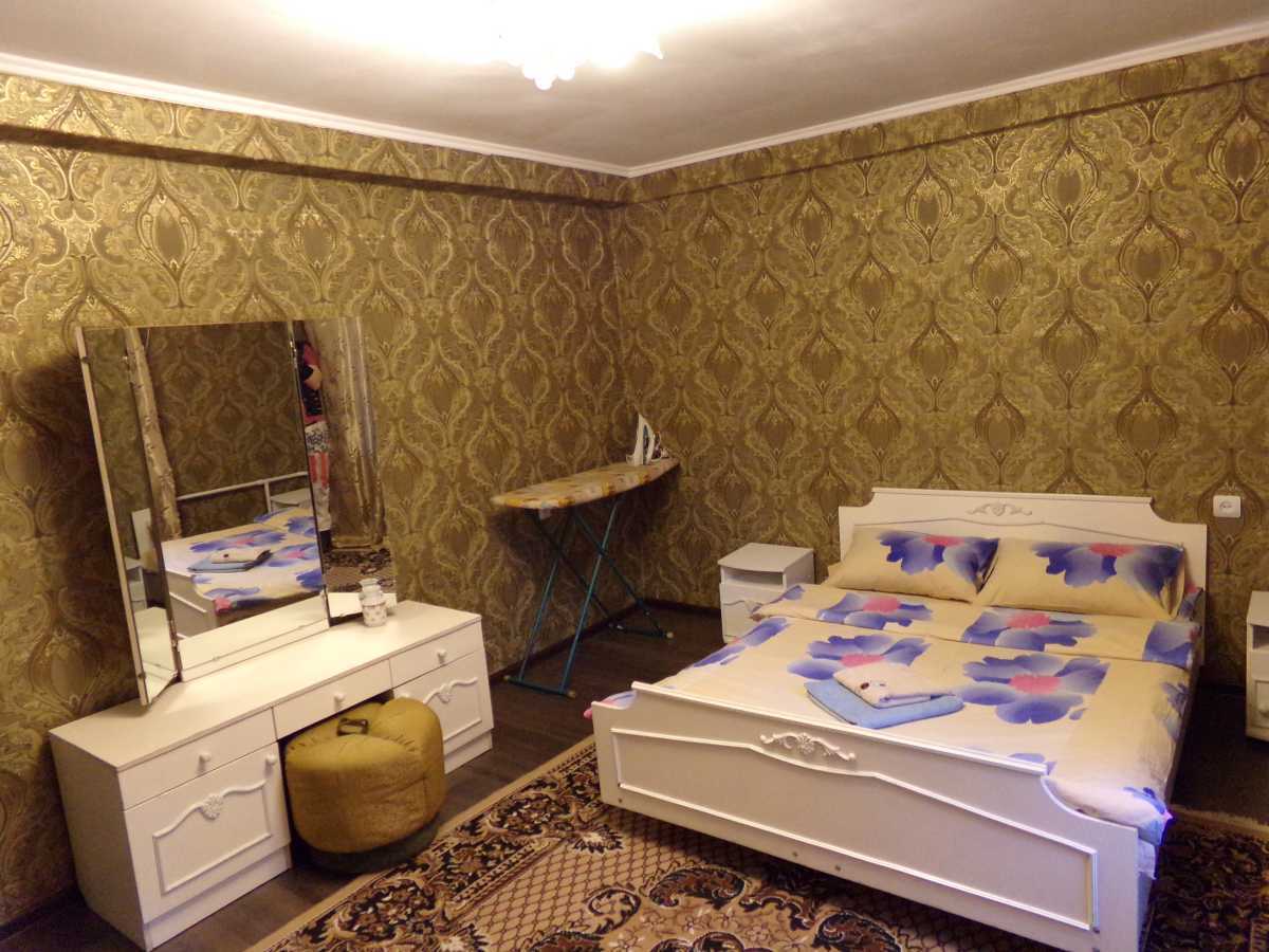 4-комнатная квартира посуточно 90 м², Леси Украинки бул., 9