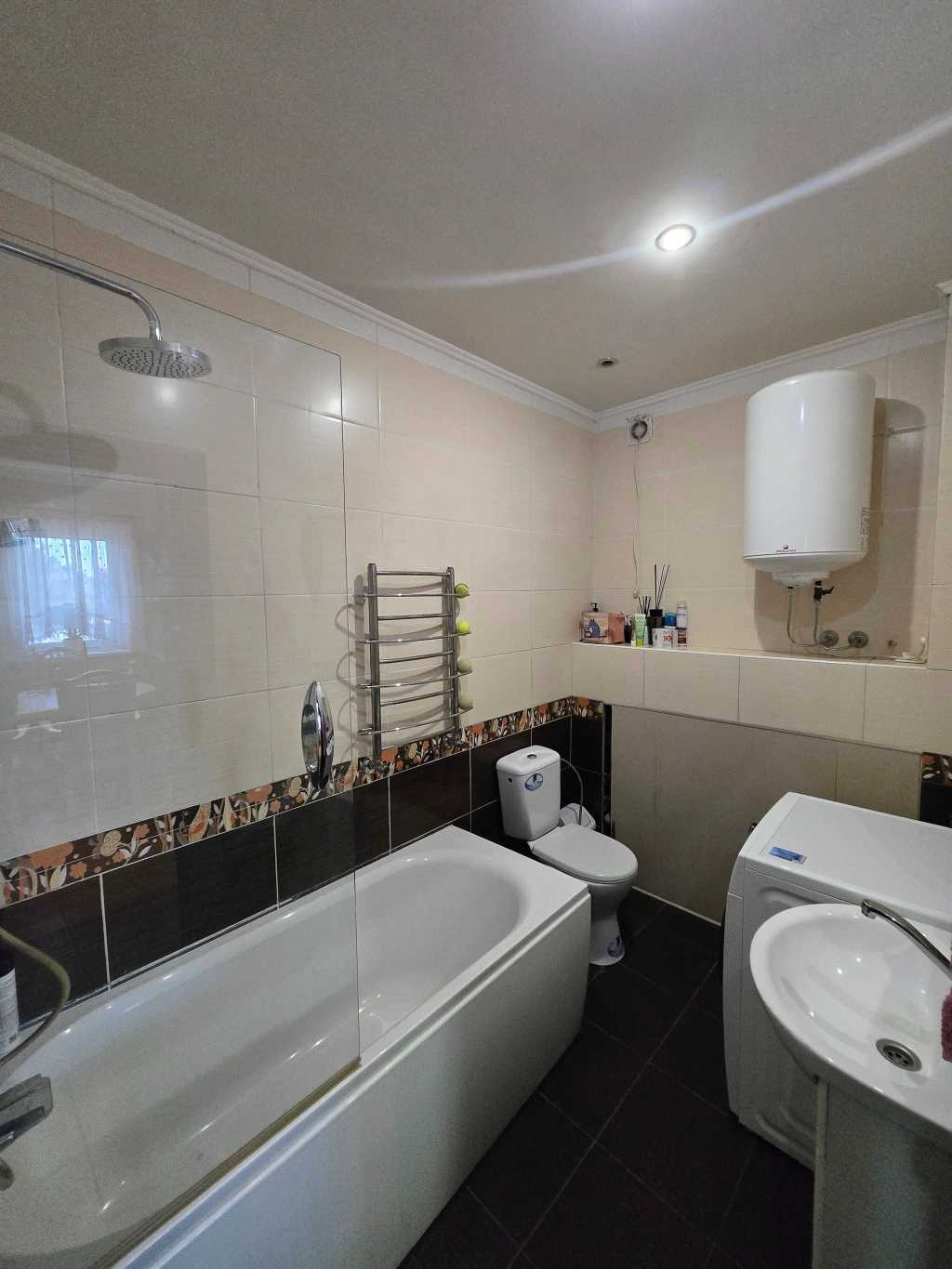 Продаж 4-кімнатної квартири 140.6 м², Незалежності