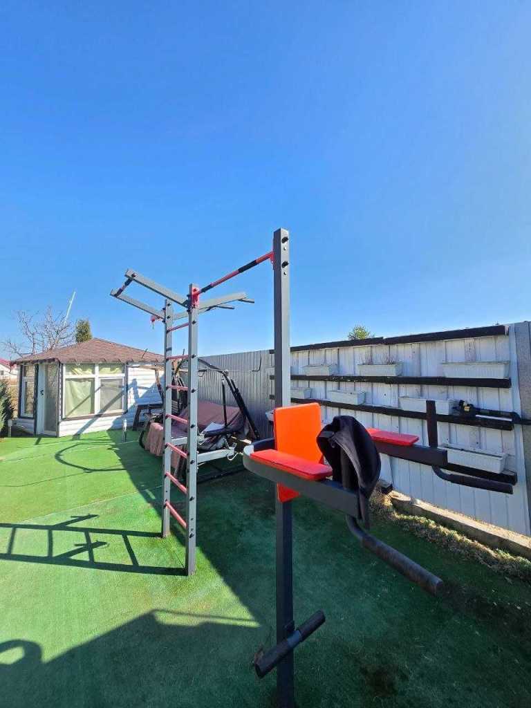 Продаж 4-кімнатної квартири 140.6 м², Незалежності