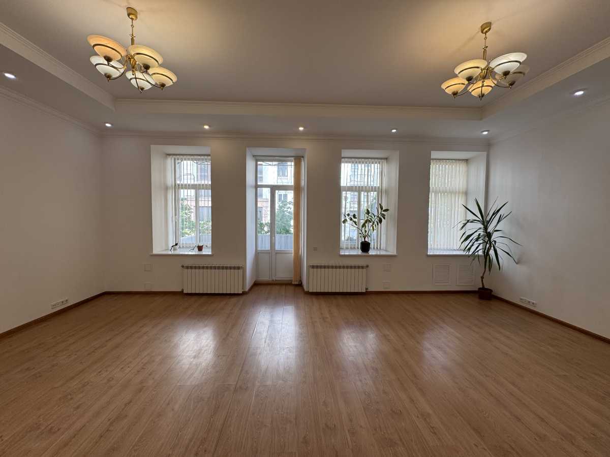 Аренда офиса 195 м², Саксаганского ул., 99