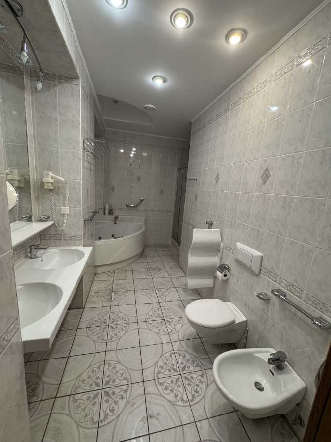Аренда офиса 195 м², Саксаганского ул., 99