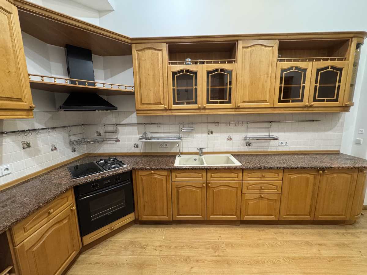Аренда офиса 195 м², Саксаганского ул., 99