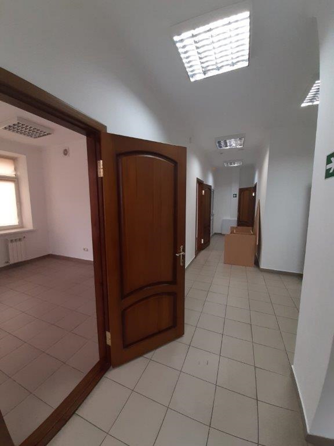 Оренда офісу 82 м², Кирилівська вул., 1