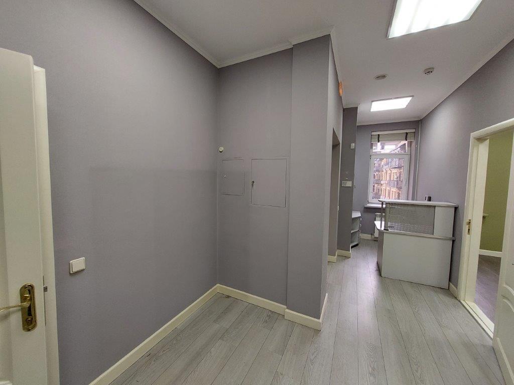 Оренда офісу 82 м², Кирилівська вул., 1