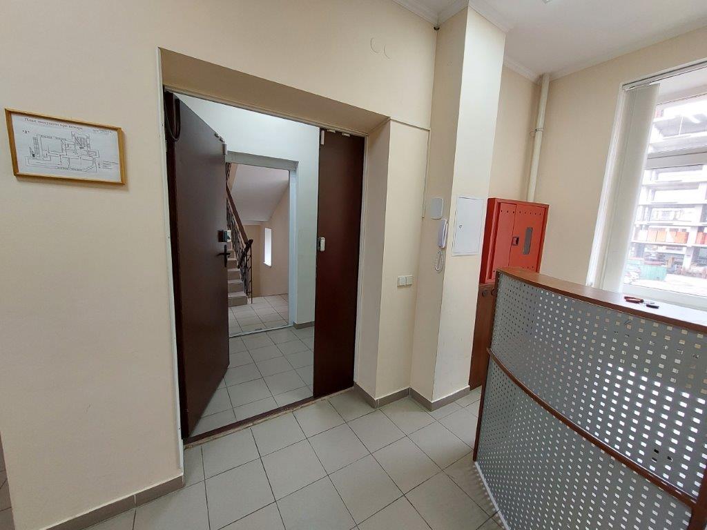 Оренда офісу 82 м², Кирилівська вул., 1