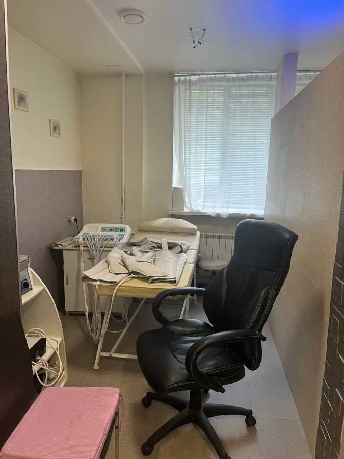 Продаж приміщення вільного призначення 68 м², Берестейський, 30