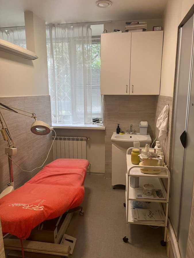 Продаж приміщення вільного призначення 68 м², Берестейський, 30