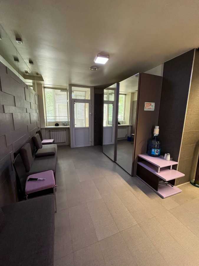 Продаж приміщення вільного призначення 68 м², Берестейський, 30