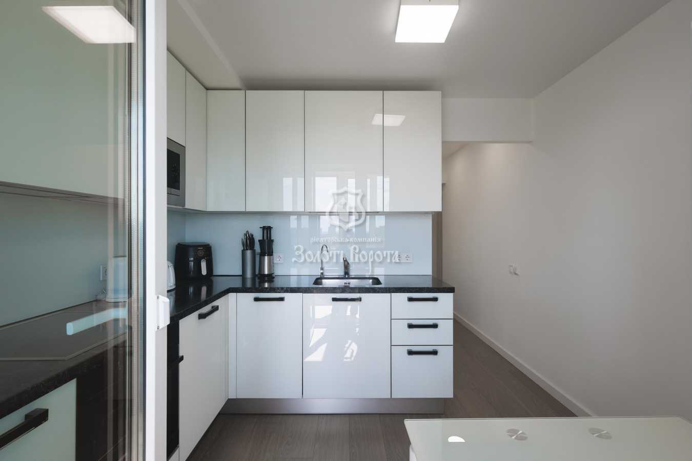 Продаж 3-кімнатної квартири 68.3 м², Оболонський просп., 13