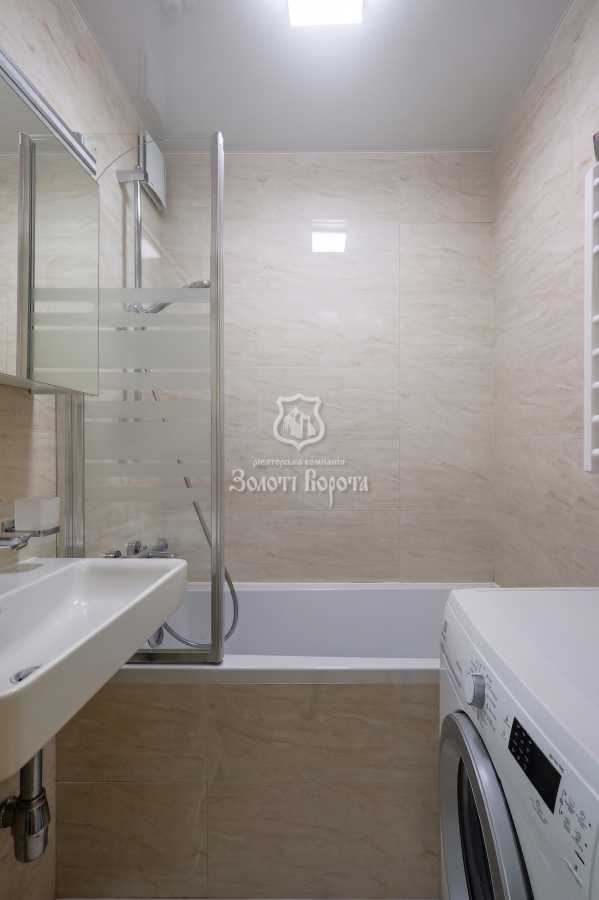 Продаж 3-кімнатної квартири 68.3 м², Оболонський просп., 13