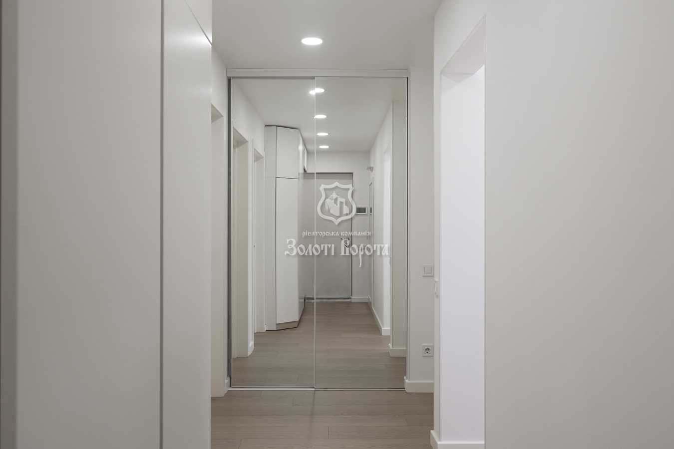 Продаж 3-кімнатної квартири 68.3 м², Оболонський просп., 13
