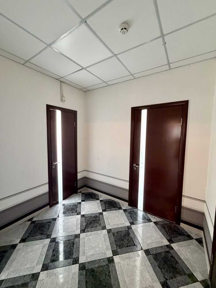 Продаж приміщення вільного призначення 470.6 м², Тропініна вул., 4Б