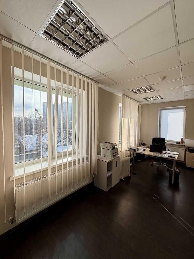 Продаж приміщення вільного призначення 470.6 м², Тропініна вул., 4Б