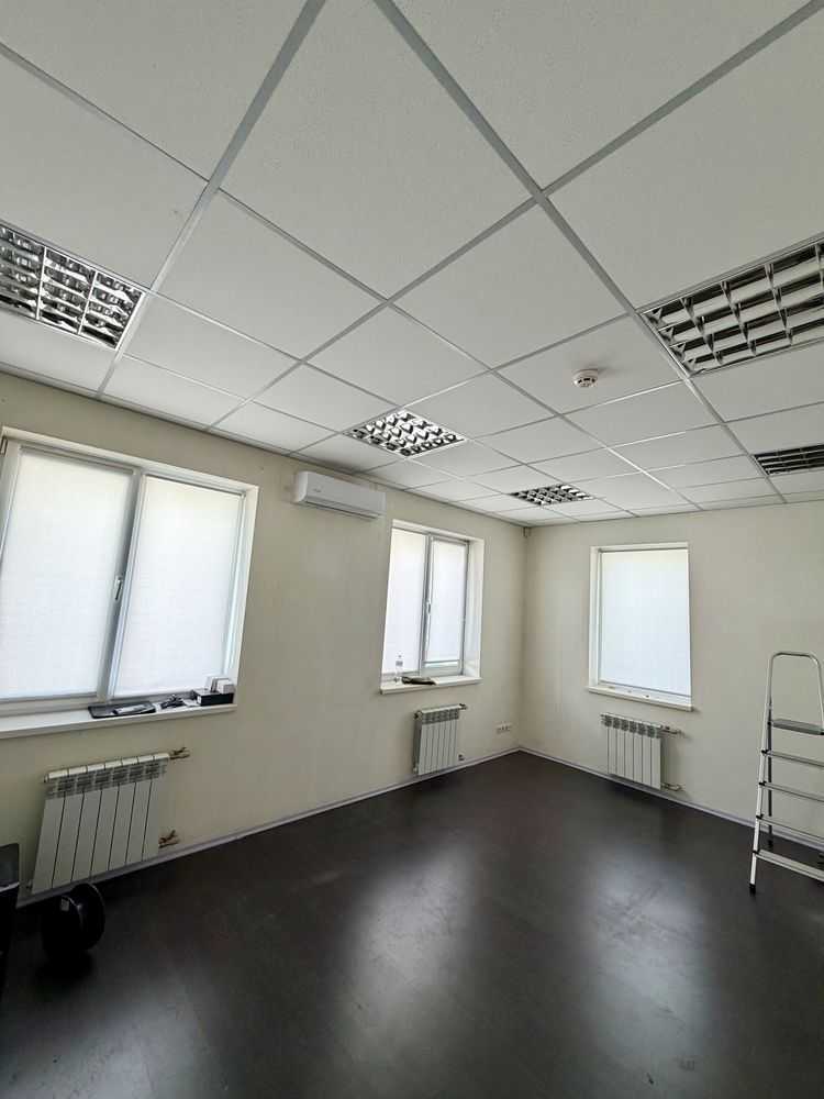 Продаж приміщення вільного призначення 470.6 м², Тропініна вул., 4Б