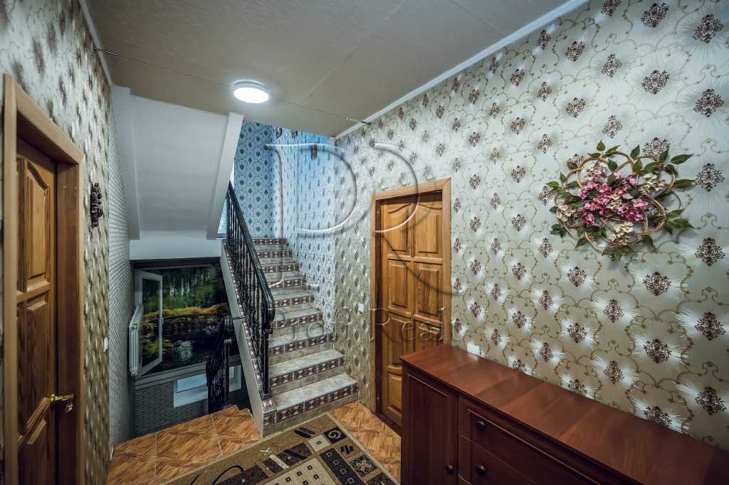 Продаж будинку 218 м²