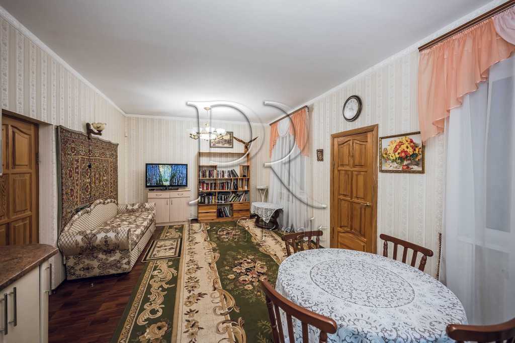 Продаж будинку 218 м²