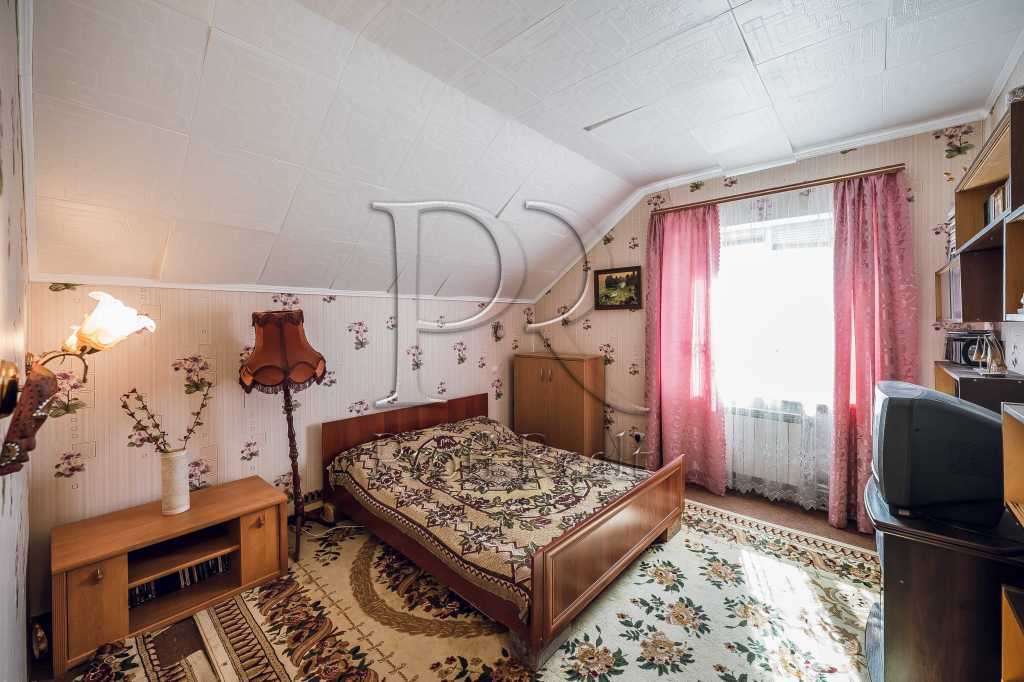 Продаж будинку 218 м²