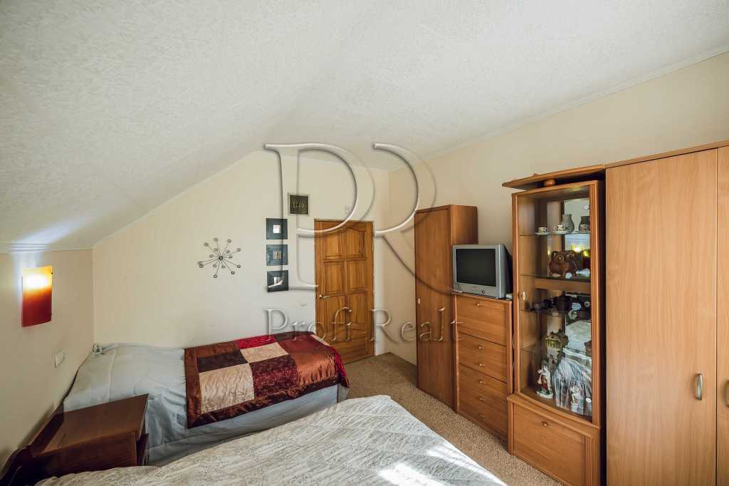 Продаж будинку 218 м²