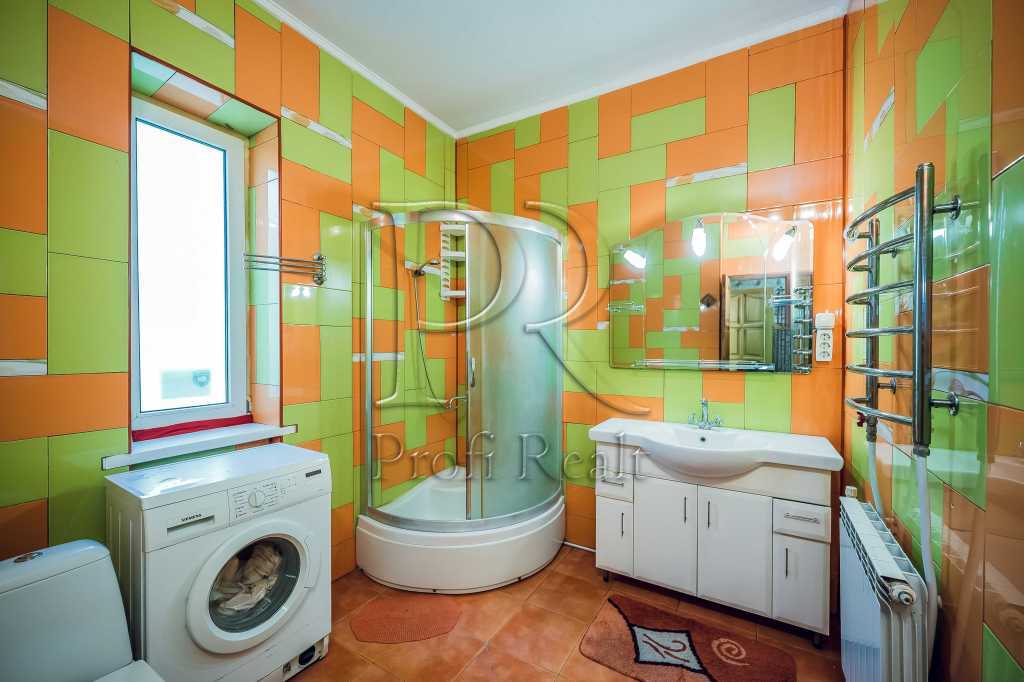 Продаж будинку 218 м²