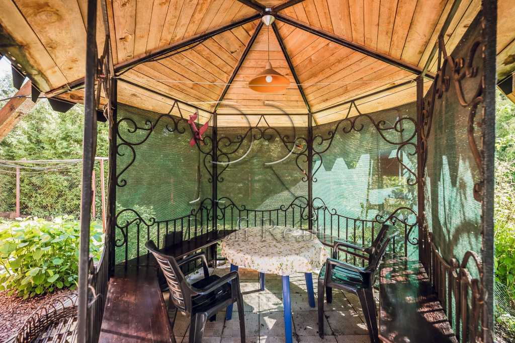Продаж будинку 218 м²