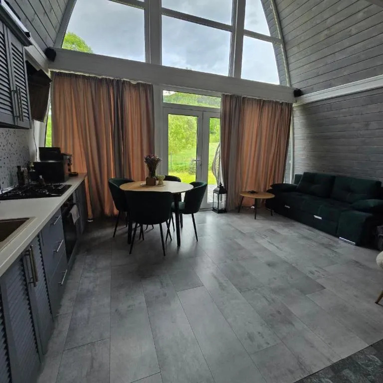 Коттедж посуточно 140 м², Василия Стефаныка ул.