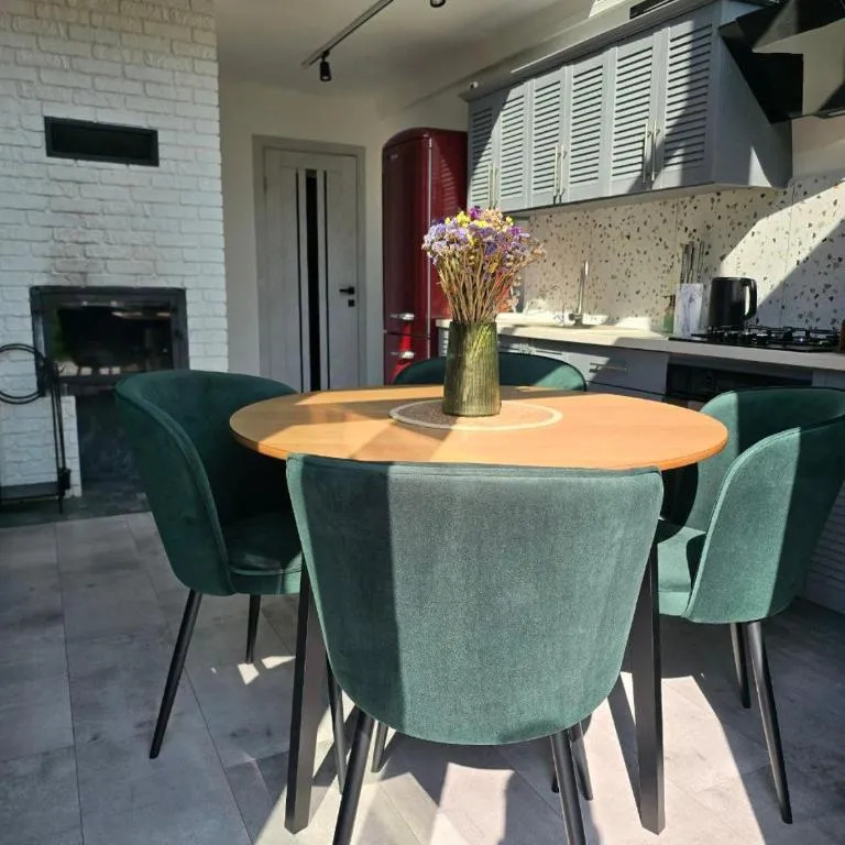 Коттедж посуточно 140 м², Василия Стефаныка ул.