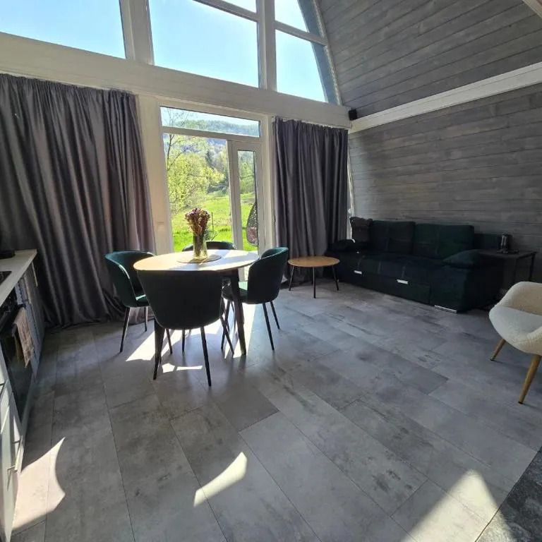 Коттедж посуточно 140 м², Василия Стефаныка ул.