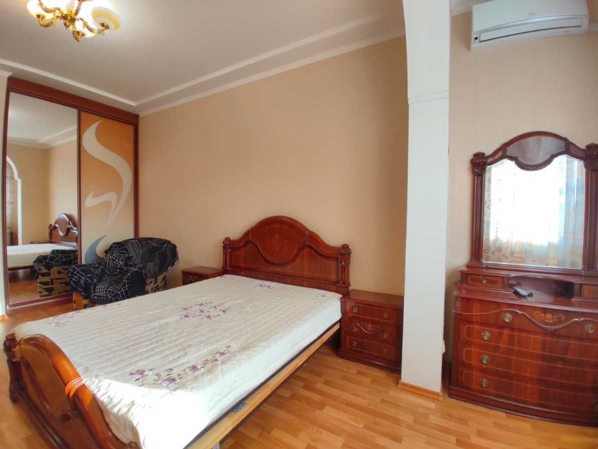 Продаж 1-кімнатної квартири 52 м², Йорданська вул., 9К