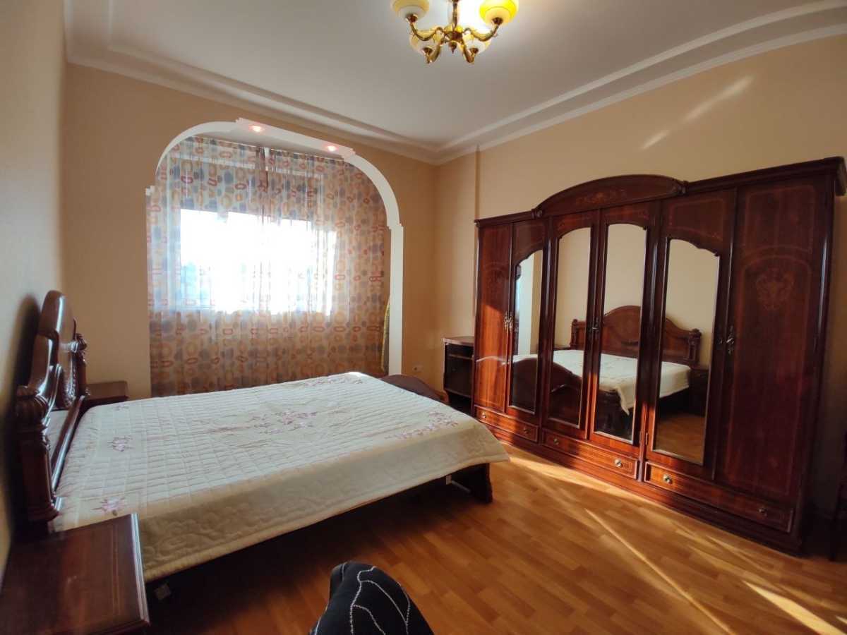Продаж 1-кімнатної квартири 52 м², Йорданська вул., 9К