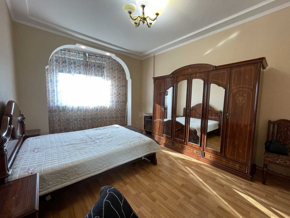 Продаж 1-кімнатної квартири 52 м², Йорданська вул., 9К