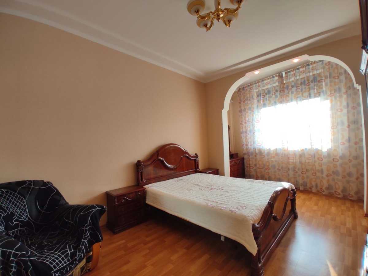 Продаж 1-кімнатної квартири 52 м², Йорданська вул., 9К