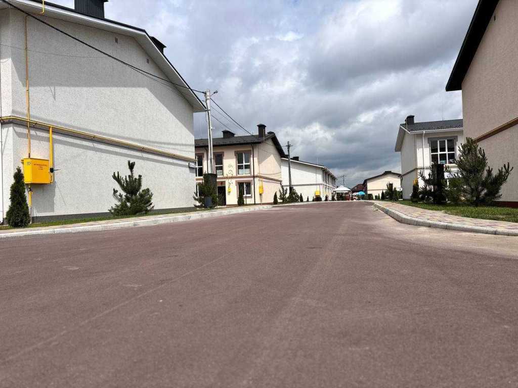 Продаж 2-кімнатної квартири 73 м², Ясна вул., 45